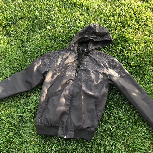 CSG WINDBREAKER- Price can be negotiated - Picture 1 of 3